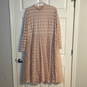 Dainty Jewell’s Blush Dress